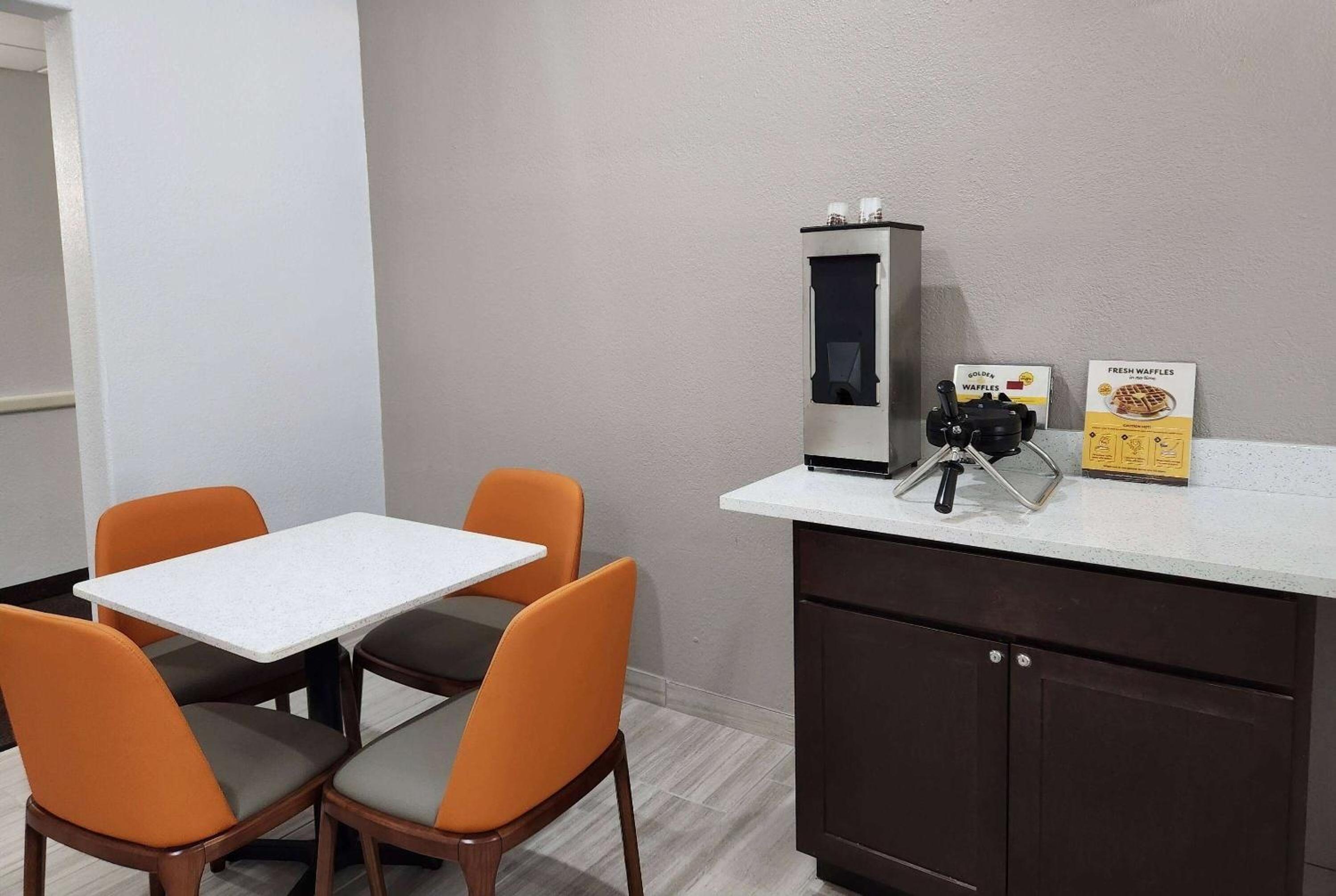 Baymont by Wyndham San Antonio Airport 37/44