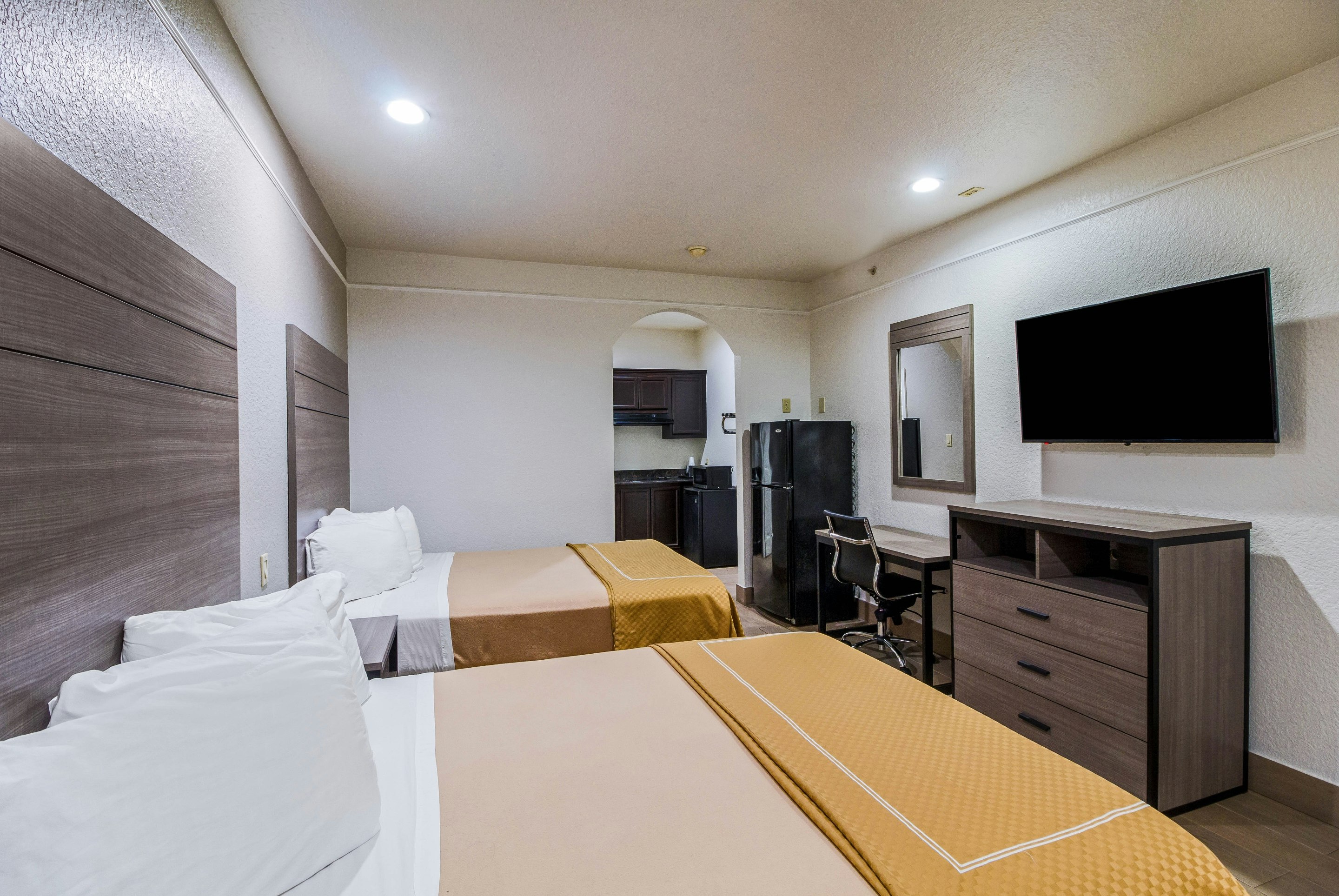 Scottish Inn Suites Baytown 16/32
