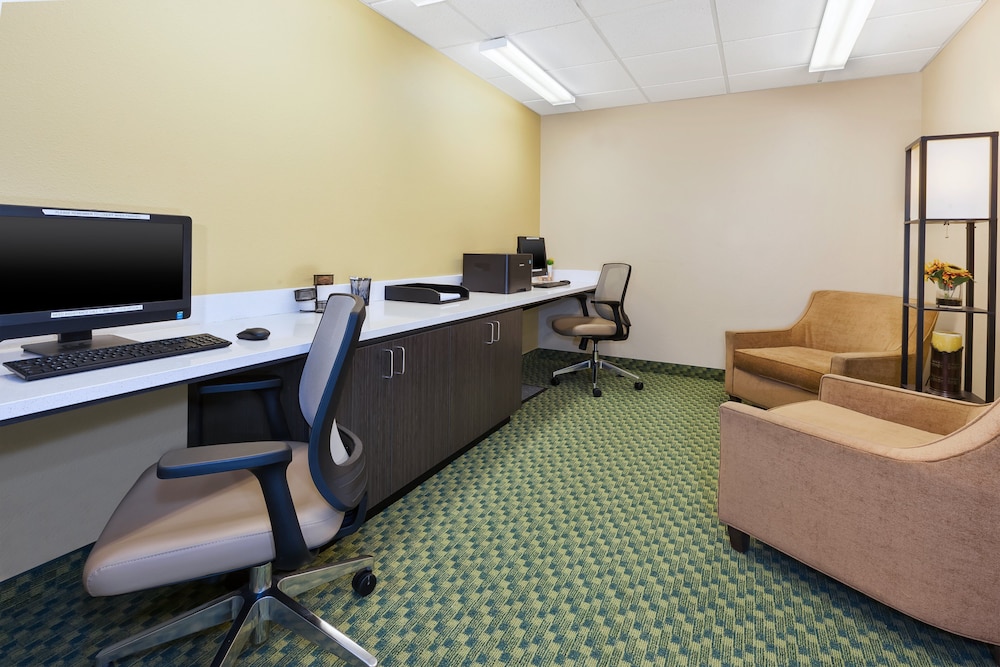 CANDLEWOOD SUITES POLARIS 34/39