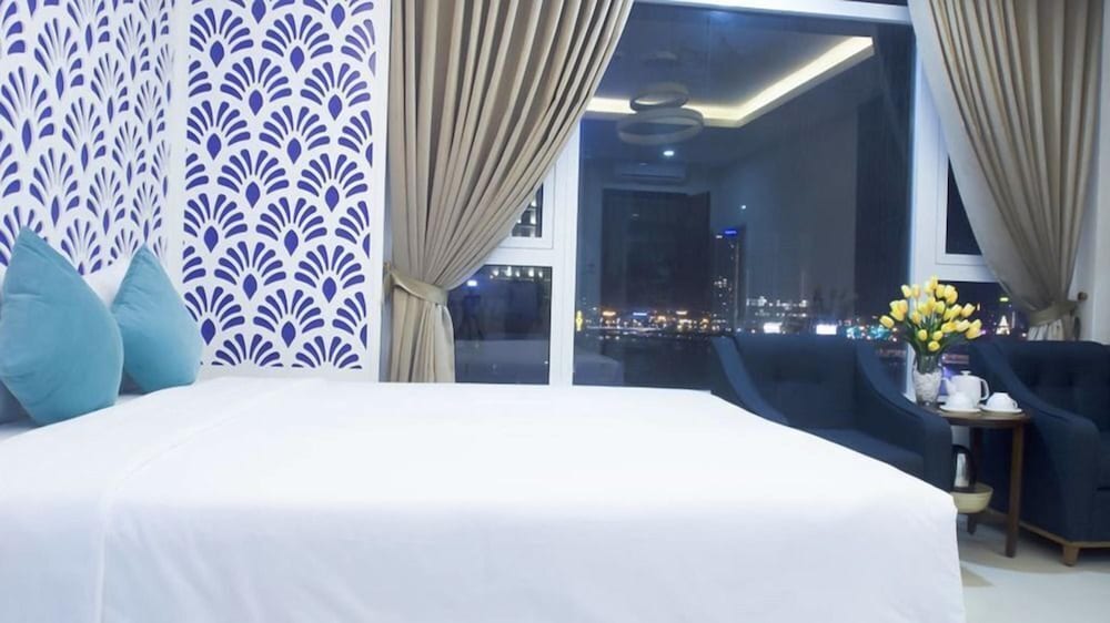 Pariat River Front Hotel 30/62