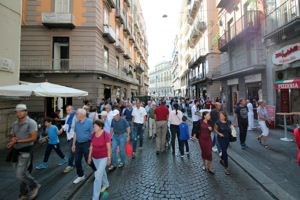 Piazza Carita 32/49