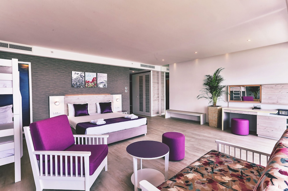 Carine Hotel Park 48/61