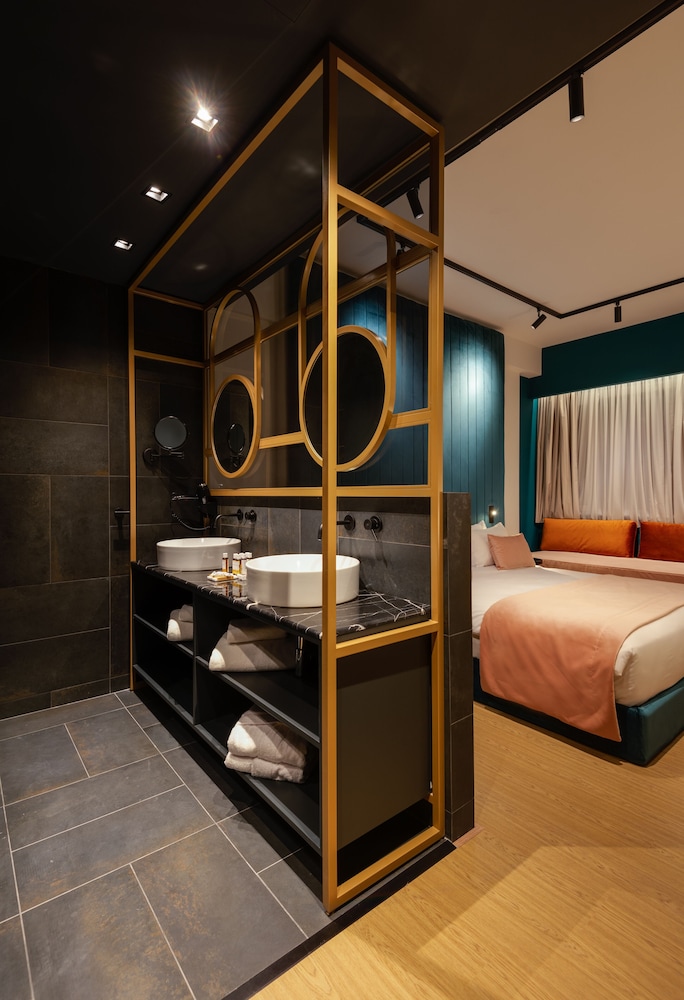 Colors Hotel Athens 24/50