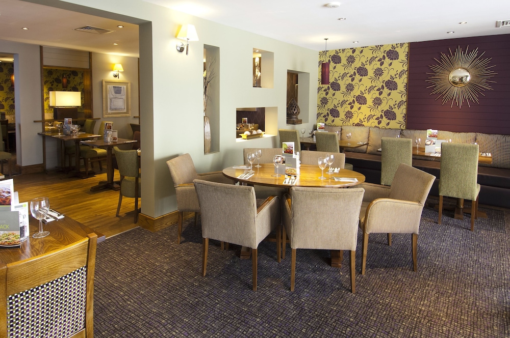 Premier Inn Bristol Cribbs Causeway 44/58