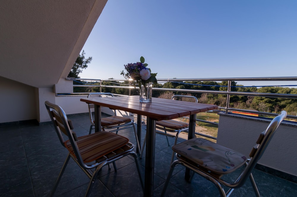 Villa Irena 42/50