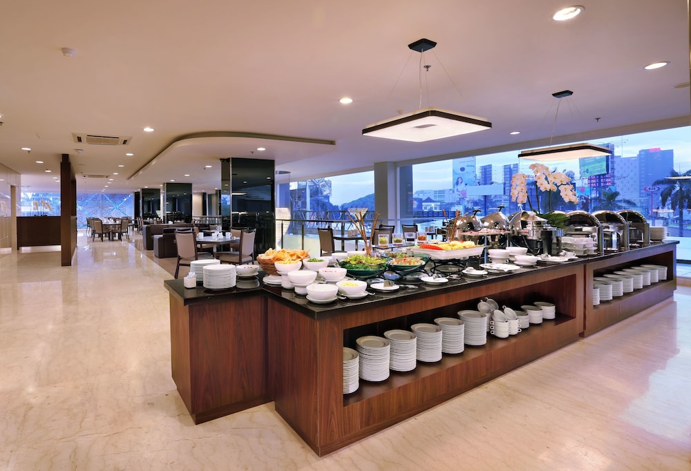 Aston Imperial Bekasi Hotel & Conference Center 42/53