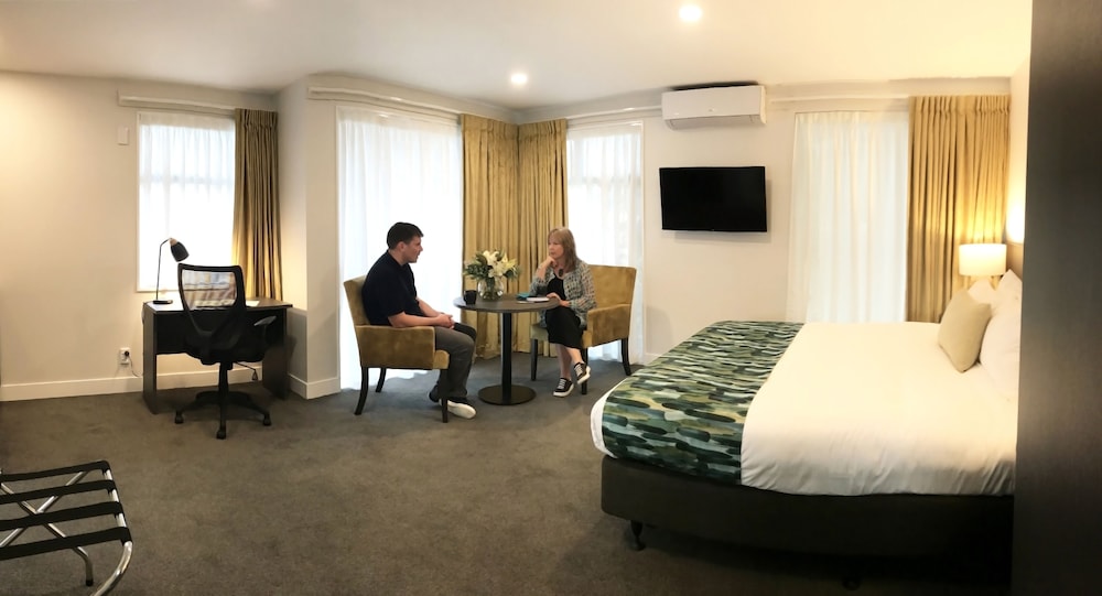 Carnmore Hotel Takapuna 21/65