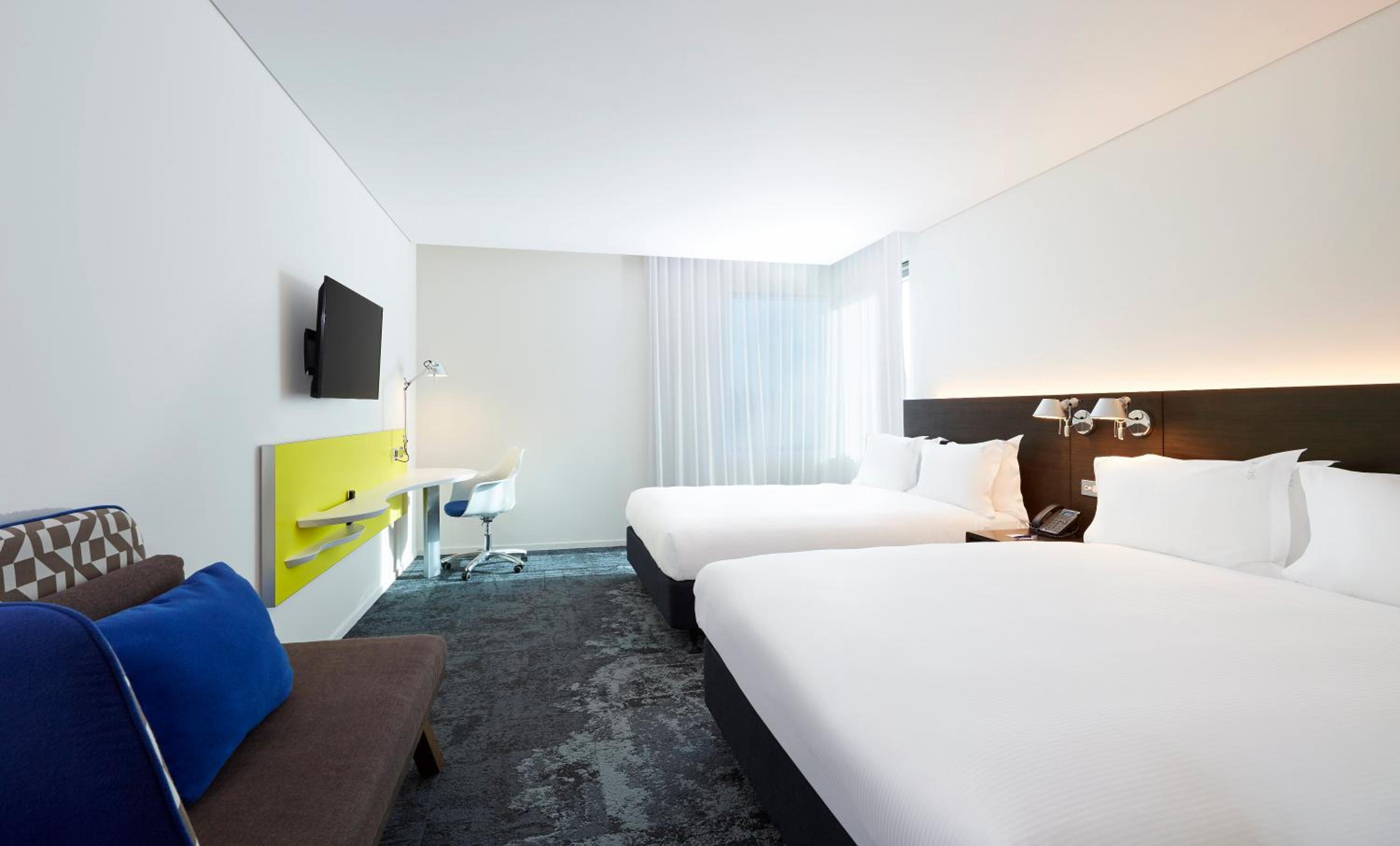 Standard, King Bed, 2 Queen Beds