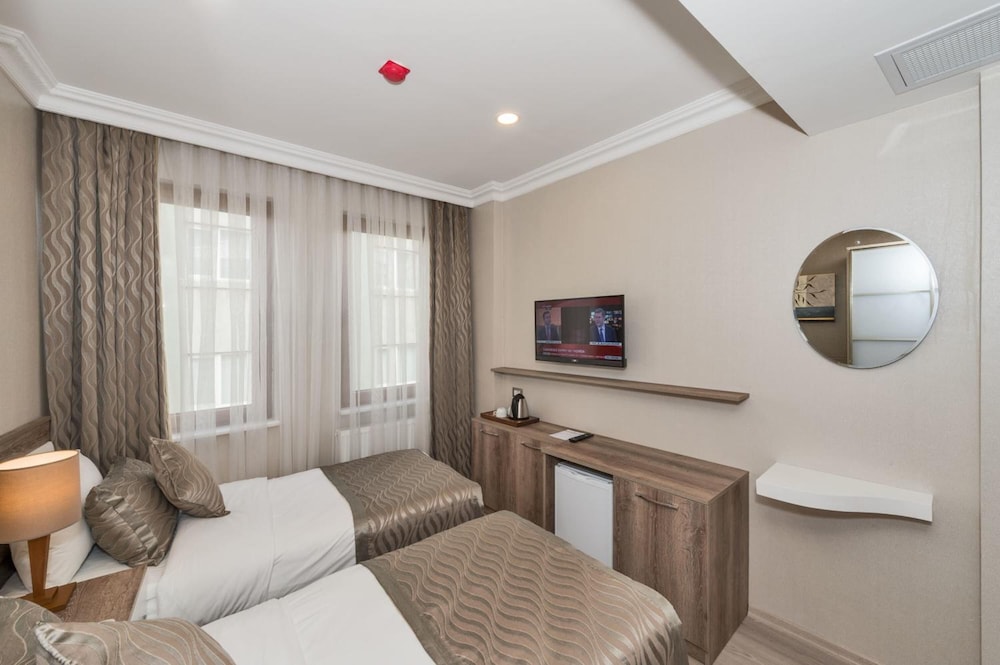 Alphonse Hotel 45/50