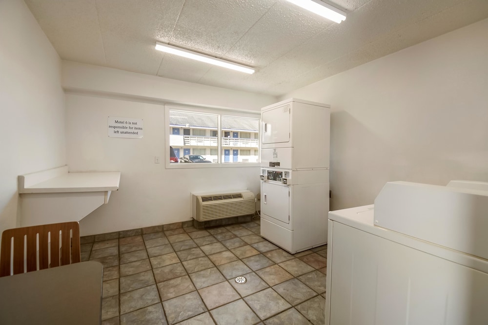 Motel6 Grove City, OH 46/47