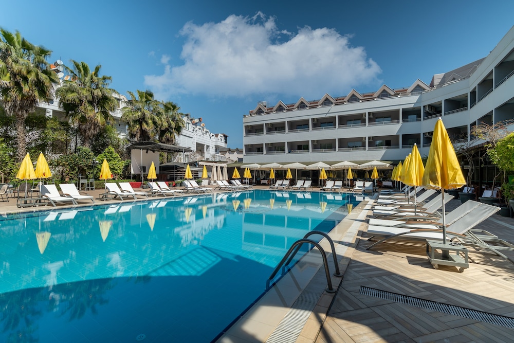 Grand Viking Hotel 1/50