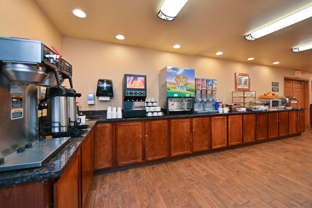 Sleep Inn & Suites near Spirit Mountain 6/49