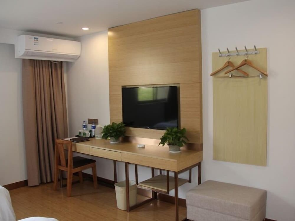 GREENTREE INN SHANGHAI MINHANG DISTRICT BEIQIAO SUBWAY STATION EXPRESS HOTEL 28/30