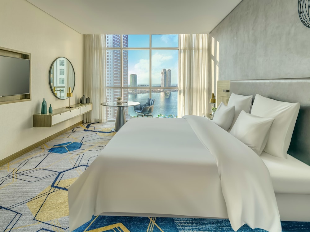 EXECUTIVE, SUITE, KING BED, CITY VIEW