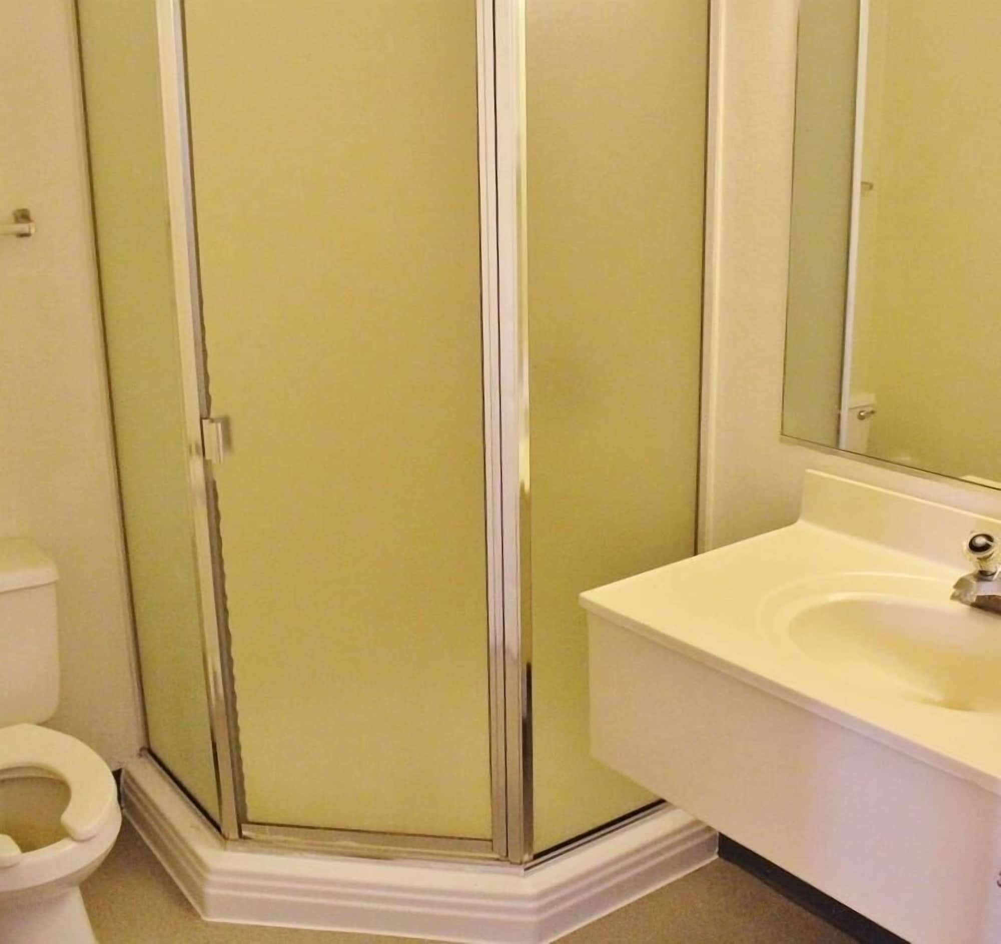 غرفة بسرير كوين، Americas Best Value Inn Stillwater 7/9