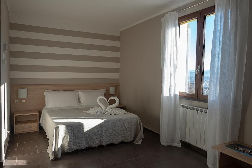 QUADRUPLE, SEA VIEW