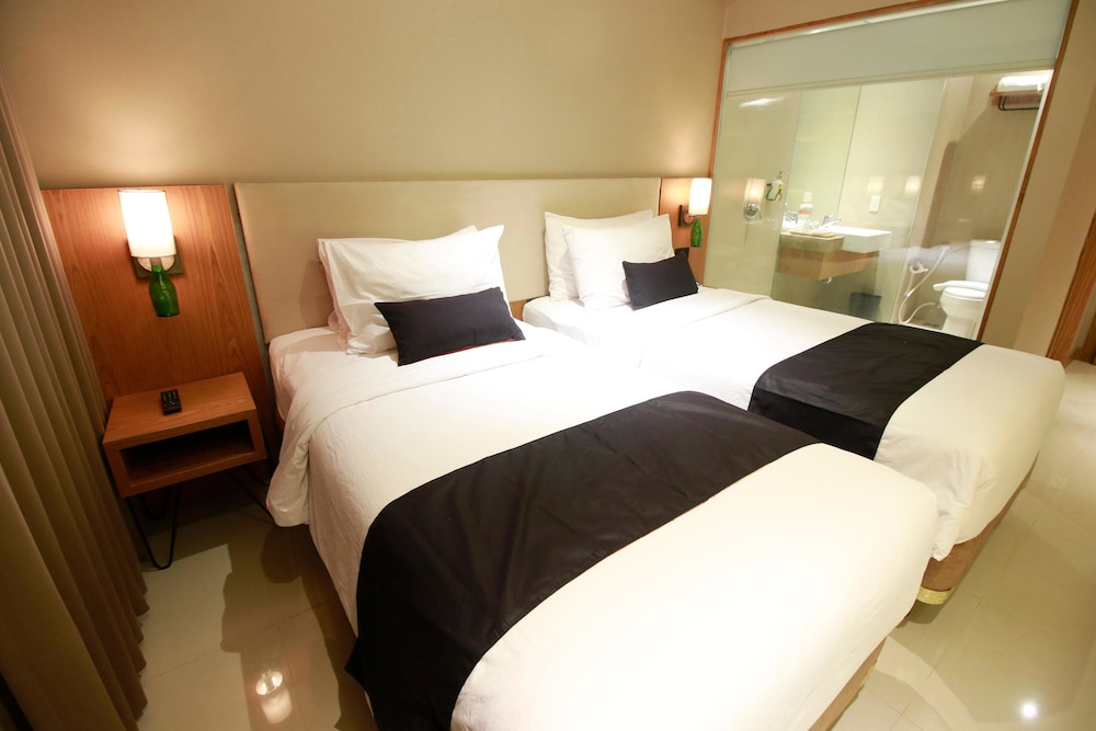 Yellow Star Ambarukmo Hotel 15/42