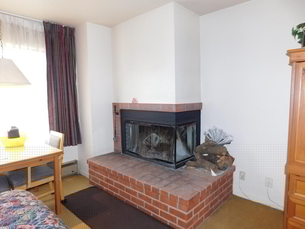 Pacific Gardens Inn 23/64