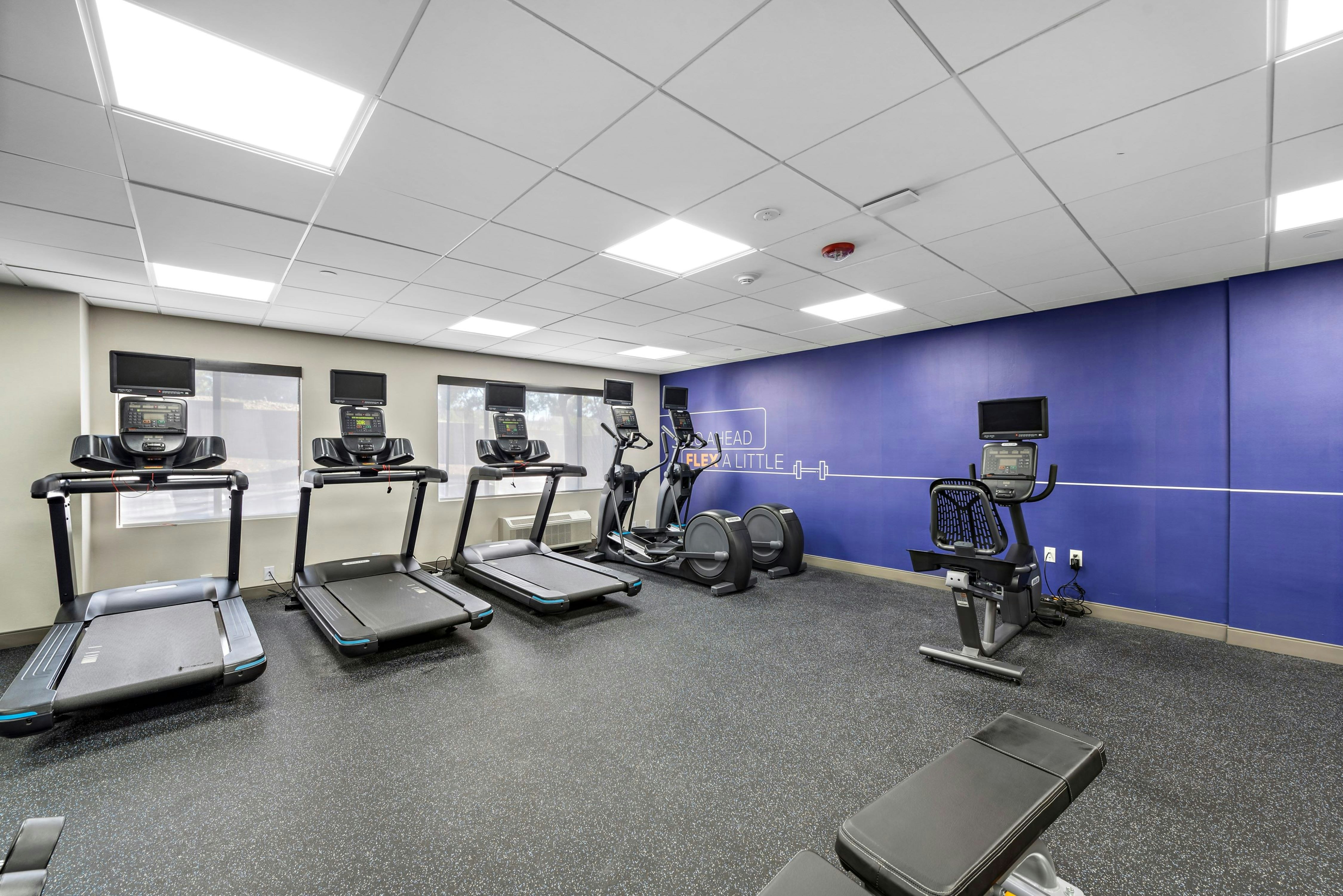Holiday Inn Express La Mesa Near SDSU 34/72