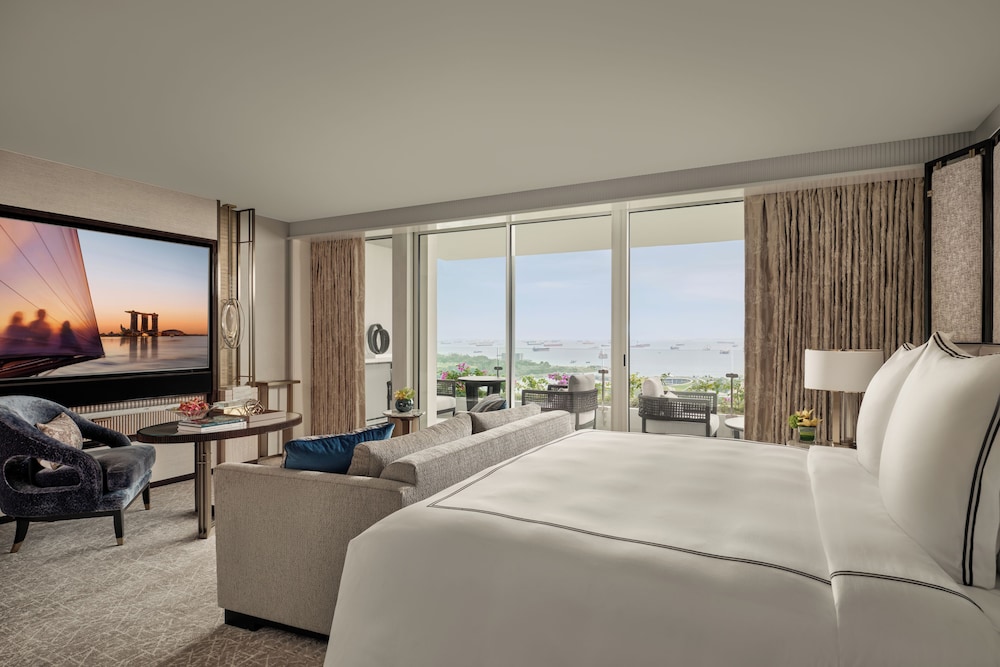 SANDS, PREMIER, STUDIO, KING BED, GARDENS BY THE BAY VIEW