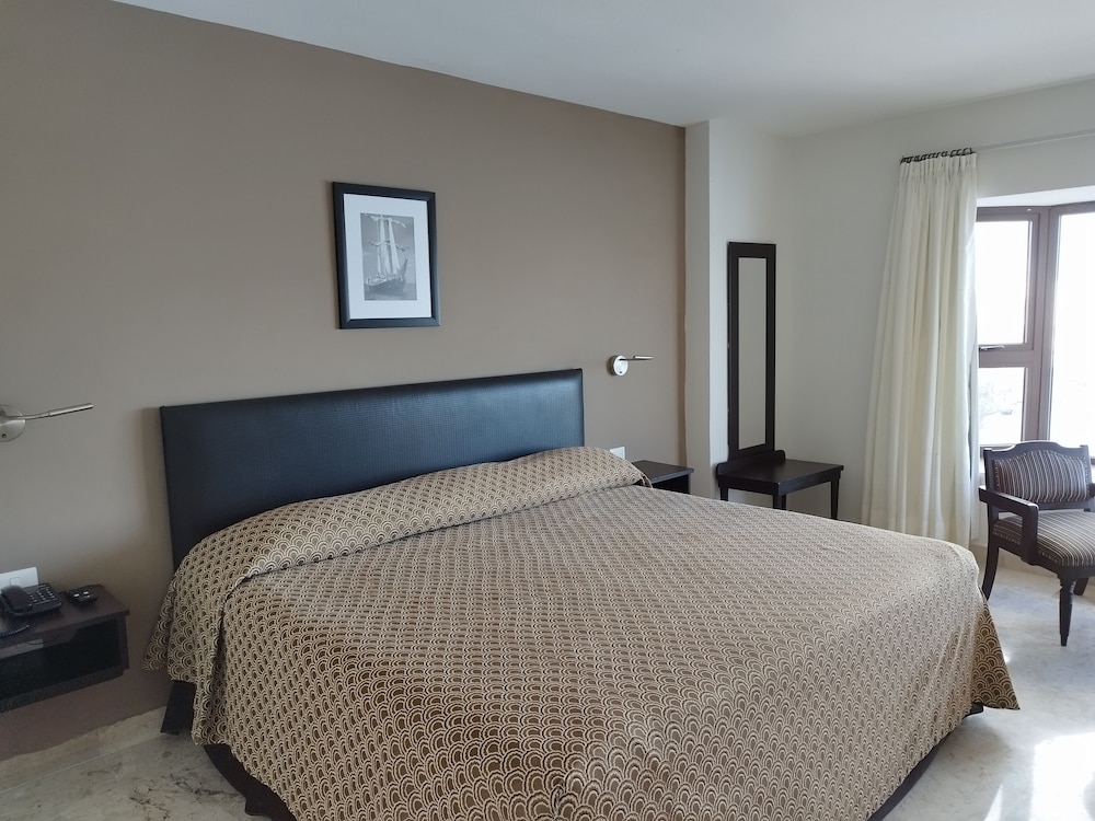 Superior, King Bed