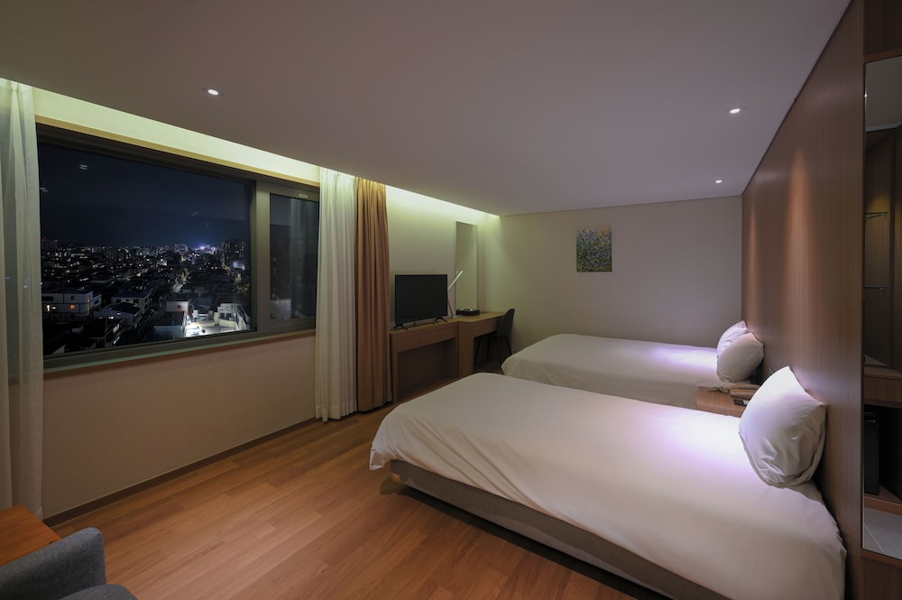 PREMIER, TWIN BEDS