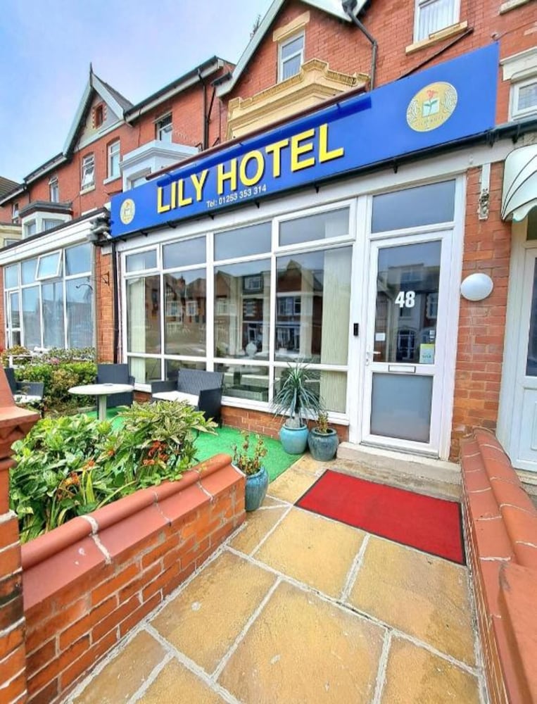 OYO Lily Hotel Blackpool 1/19