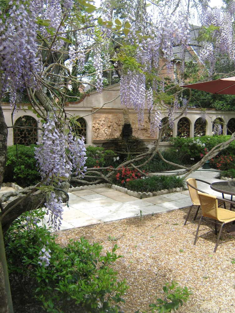 The Cottage Bed & Breakfast 10/19