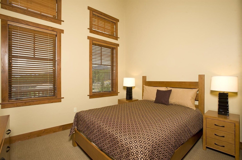 One Ski Hill Place A Rockresort 14/63