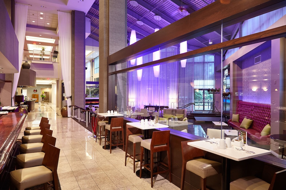 Executive Plaza Hotel Metro Vancouver 40/50