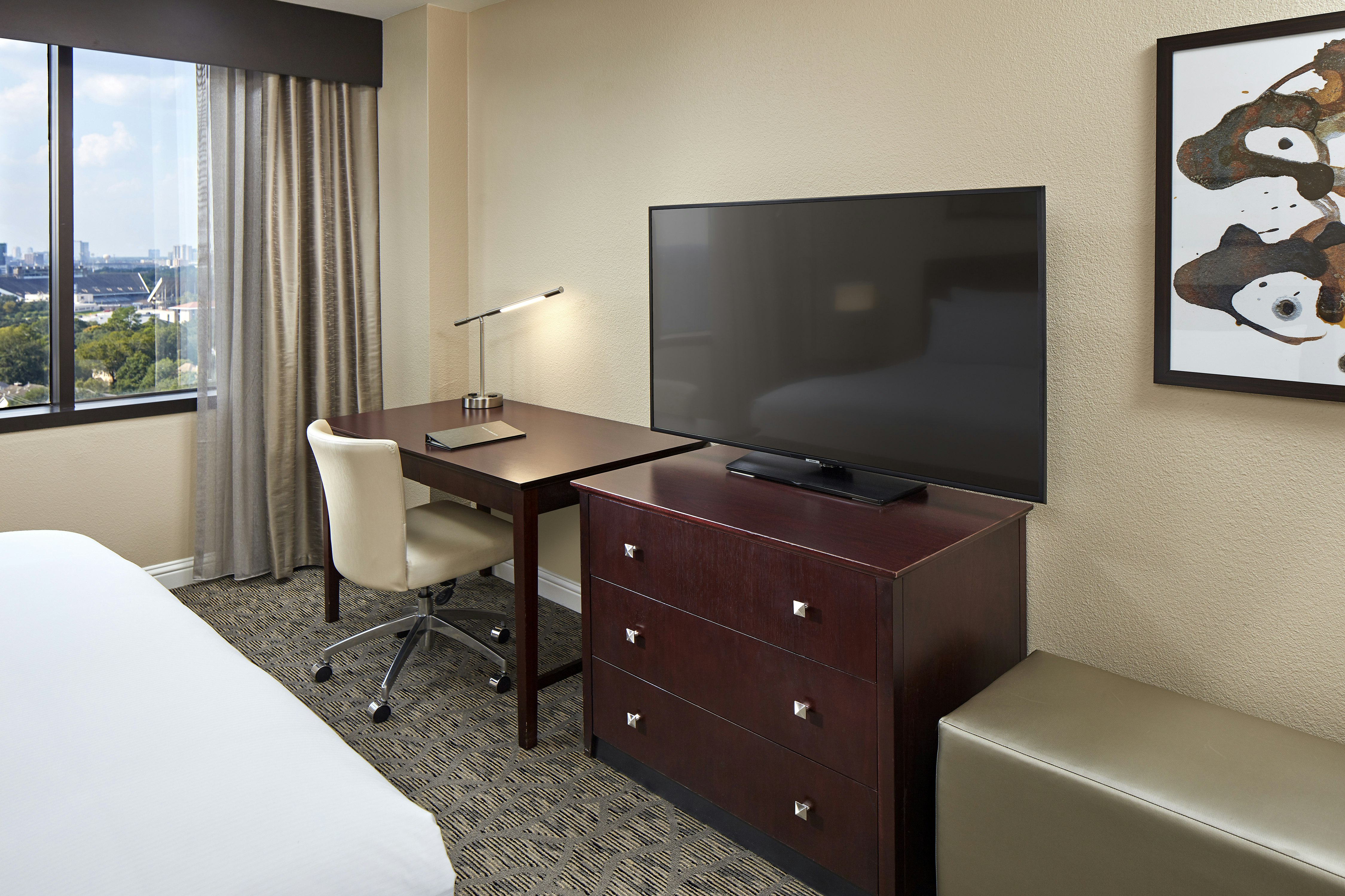 ROOM, KING BED