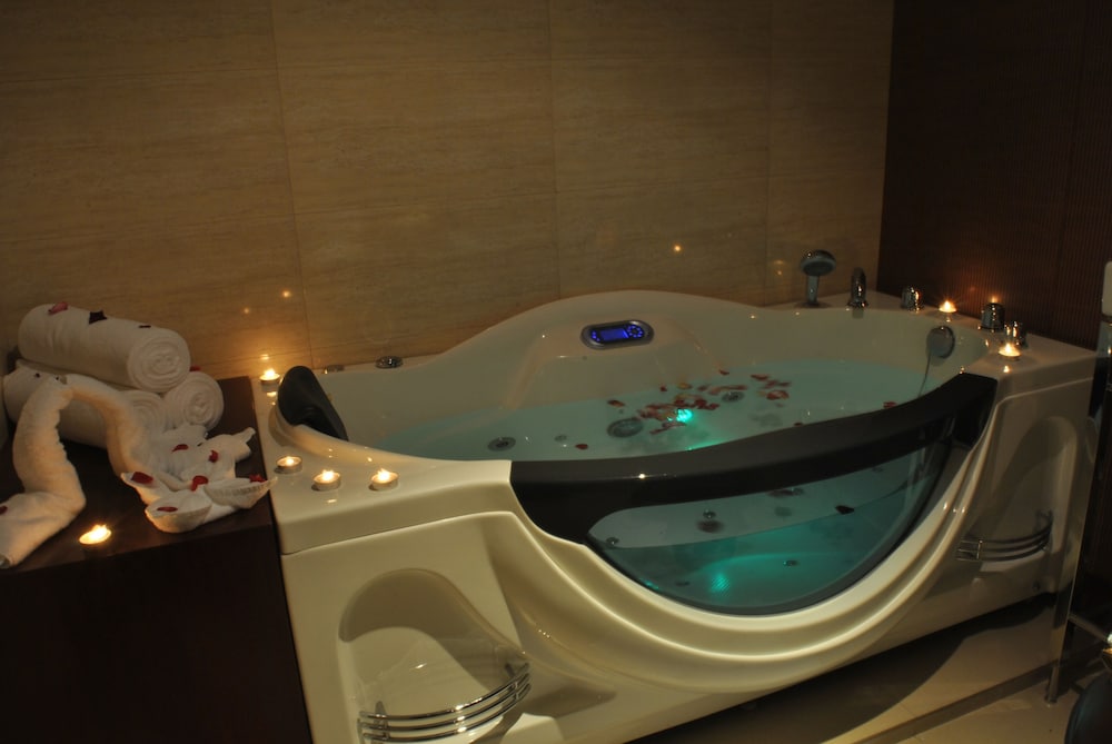 Hotel Dynasty 23/46