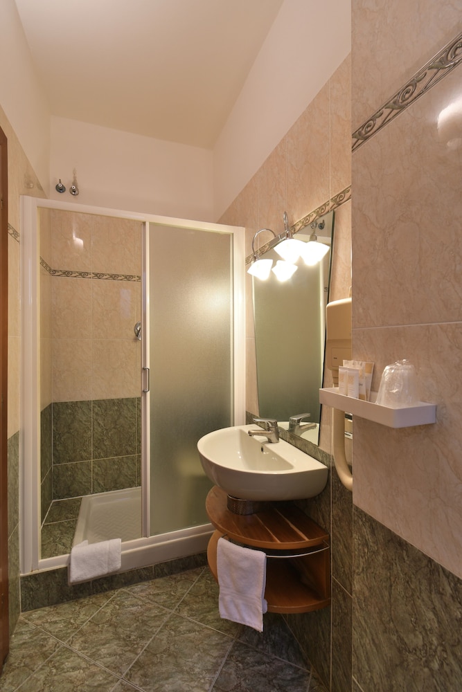 Hotel Cavour 57/58