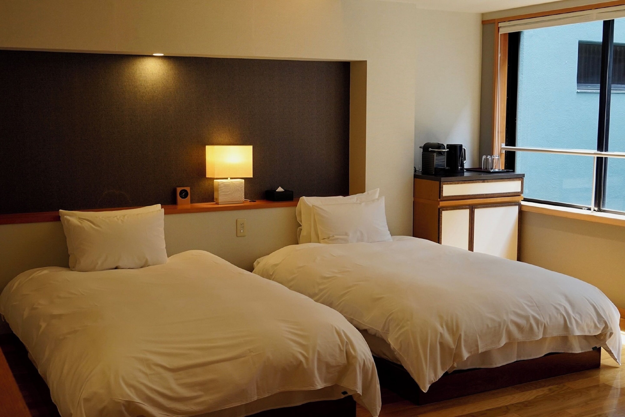 INNER, WESTERN, STANDARD, TWIN BEDS
