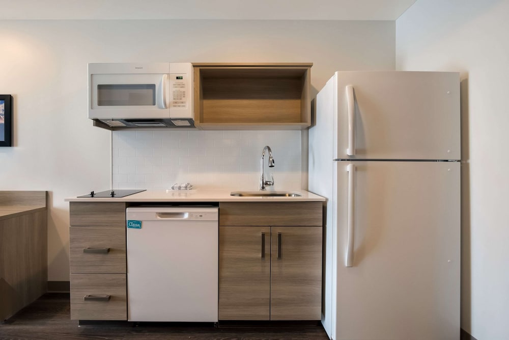 WoodSpring Suites Grand Rapids Kentwood 26/27