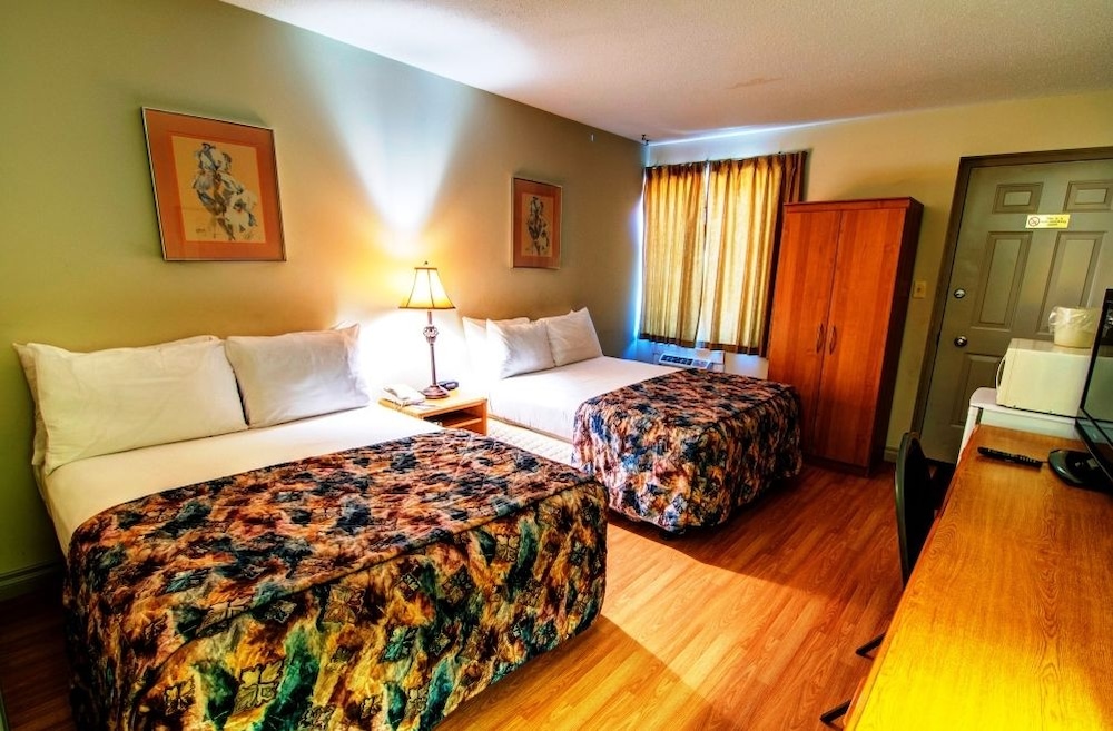 Wescana Inn 8/40