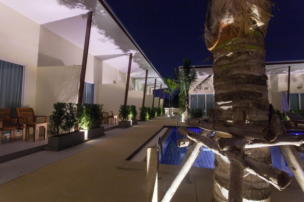 Chalong Princess Pool Villa Resort 8/37