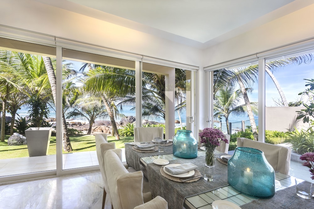 White Villa 19/50