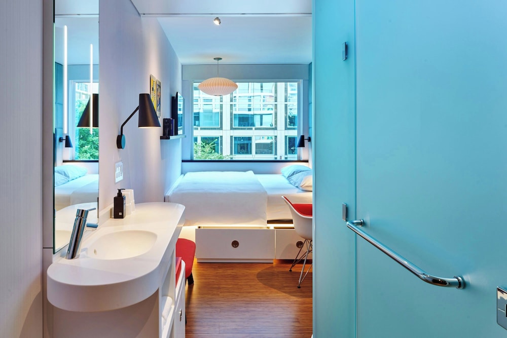 غرفة بسرير كينج في طابق مرتفع، citizenM Washington DC NoMa 9/10