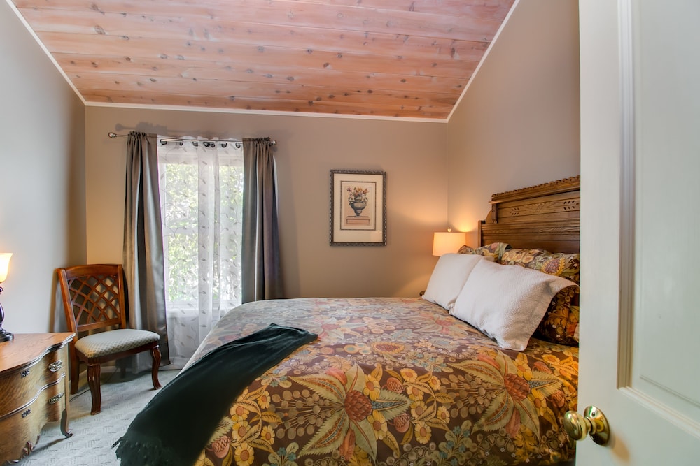 1 Bedroom, Suite, Murphy Bed, Queen Bed