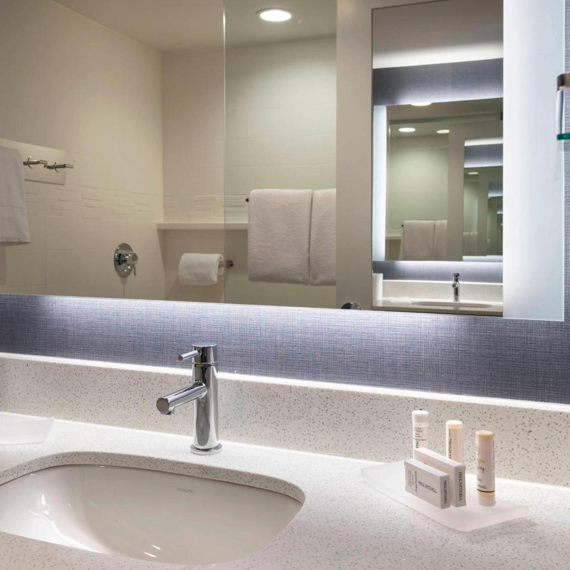 استوديو بسرير كوين مع أريكة لذوي الإعاقة، Residence Inn By Marriott Lancaster 6/8