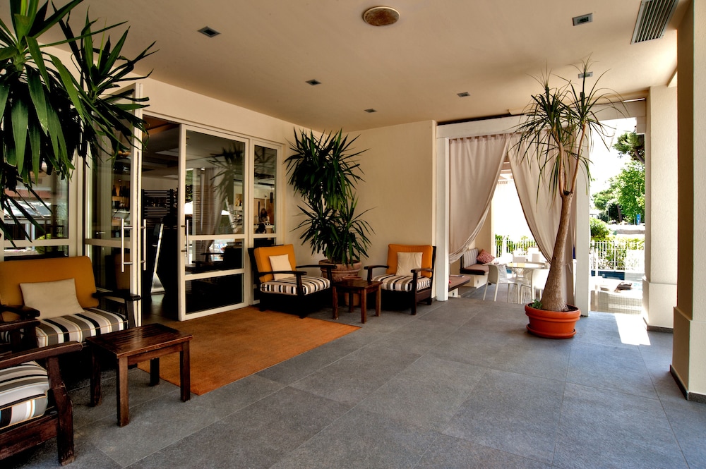 Le Rose Suite Hotel 5/43