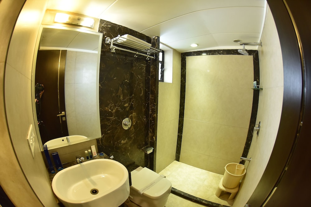 Manama Hotel 28/29