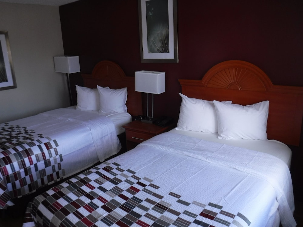 Red Roof Inn Morton Grove 8/23