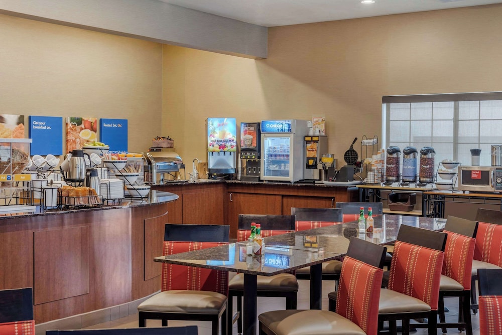 Comfort Inn Suites 56/75