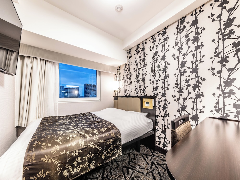ROOM, WITH VIEW, MAIN BUILDING