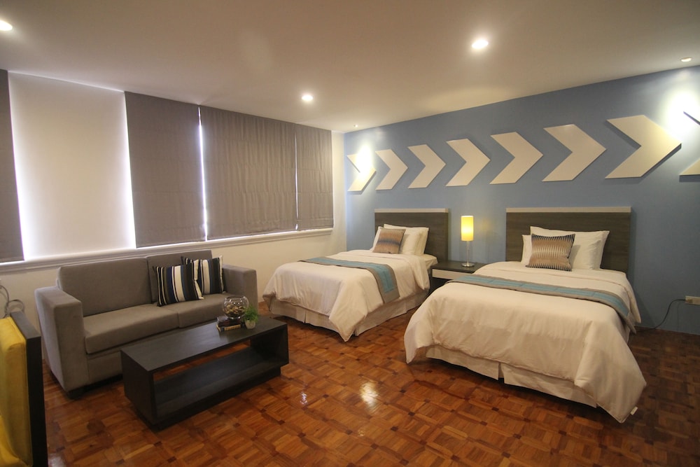 Bryan Condominium Suites 30/66