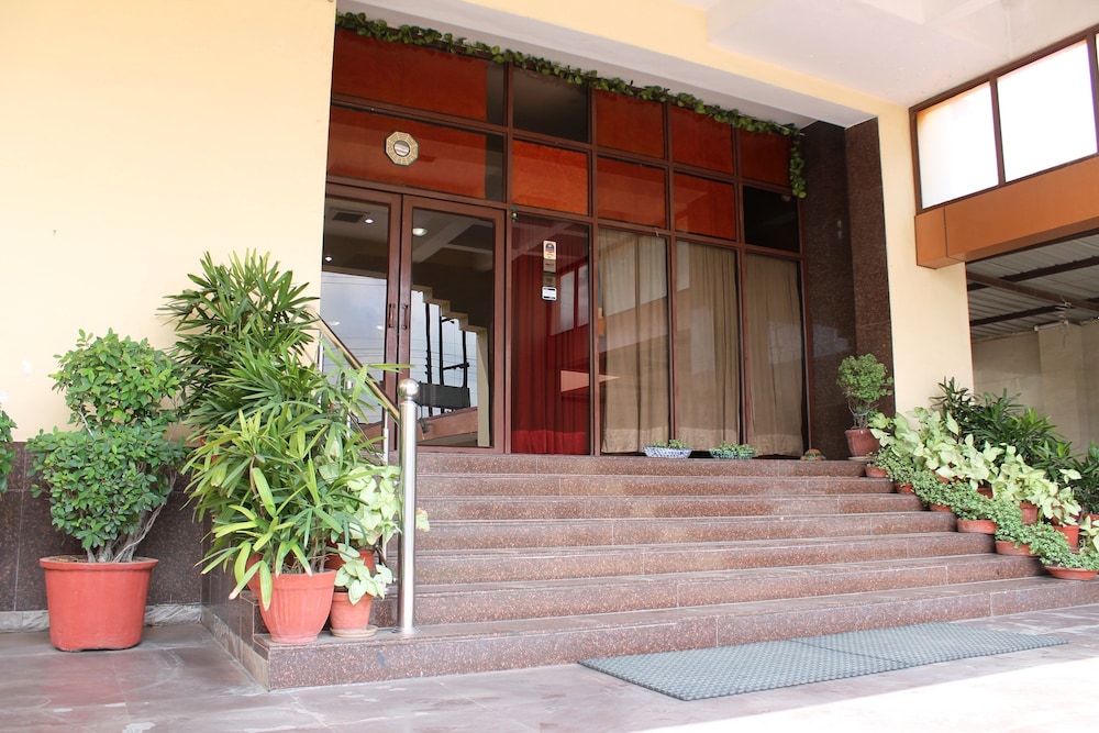 Hotel Maiden Residency 8/50