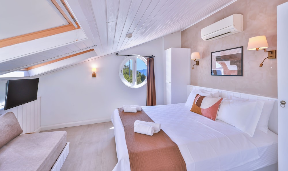 ROOF, SEA VIEW
