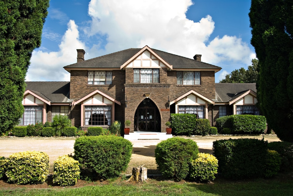 Sir Francis Drake Inn 65/69